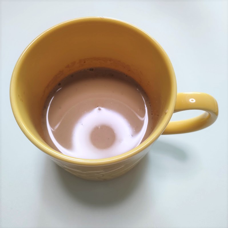 牛乳だけで作ったINIC coffee ハニーコーヒー